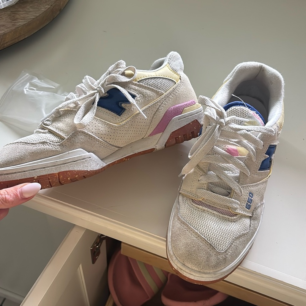 The cutest sneakers🥰💕